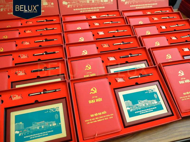 Lô 200 tranh Tòa Nhà Học Viện Cảnh Sát Nhân Dân 25x20cm bằng đồng thiết kế theo yêu cầu